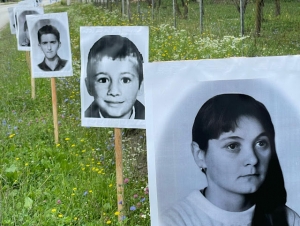 Један од фотографија Срба, убијених од стране припадника 28. дивизије &quot;Армије РБиХ&quot;ба